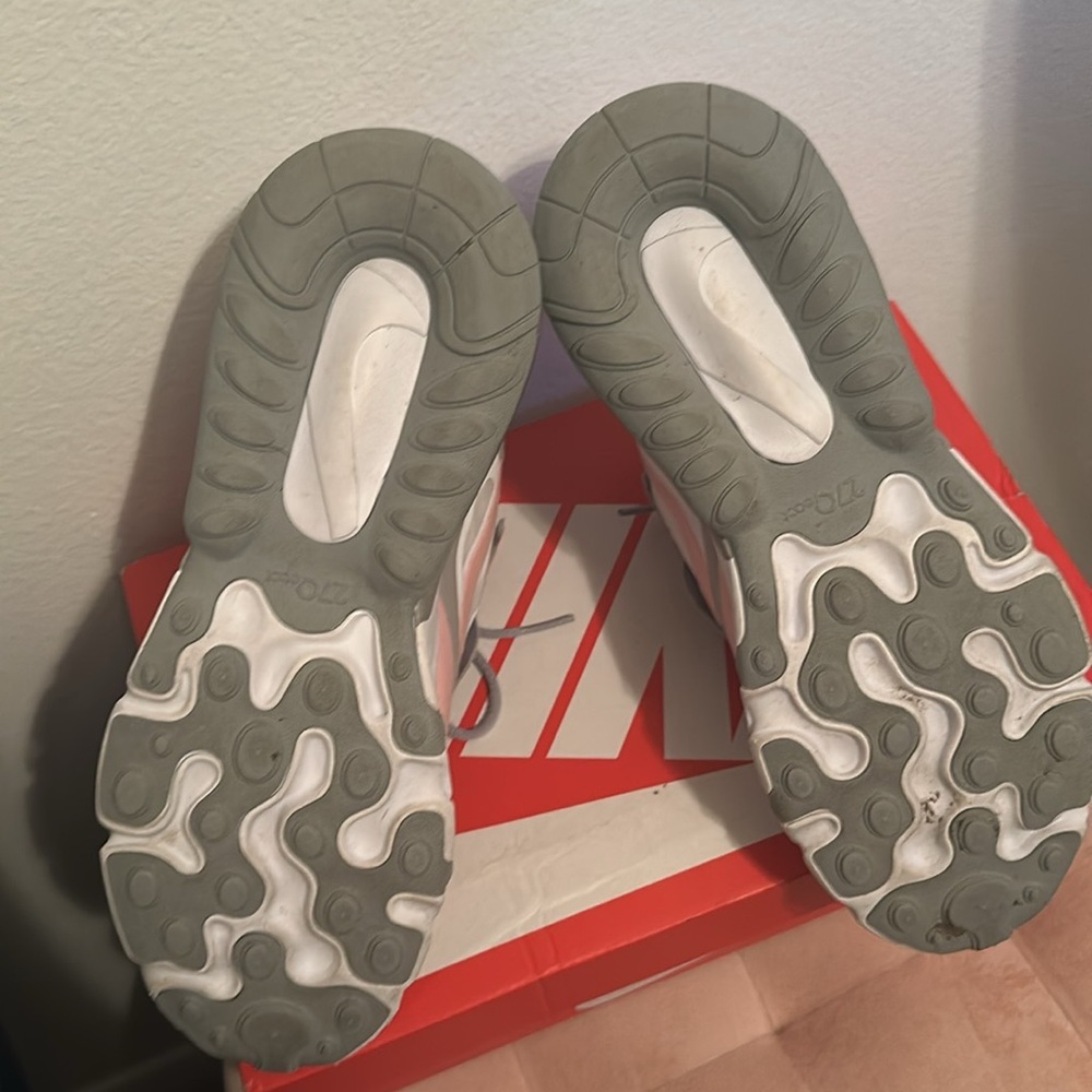 White/pink n grey Nike air max 270 react - Picture 4 of 6